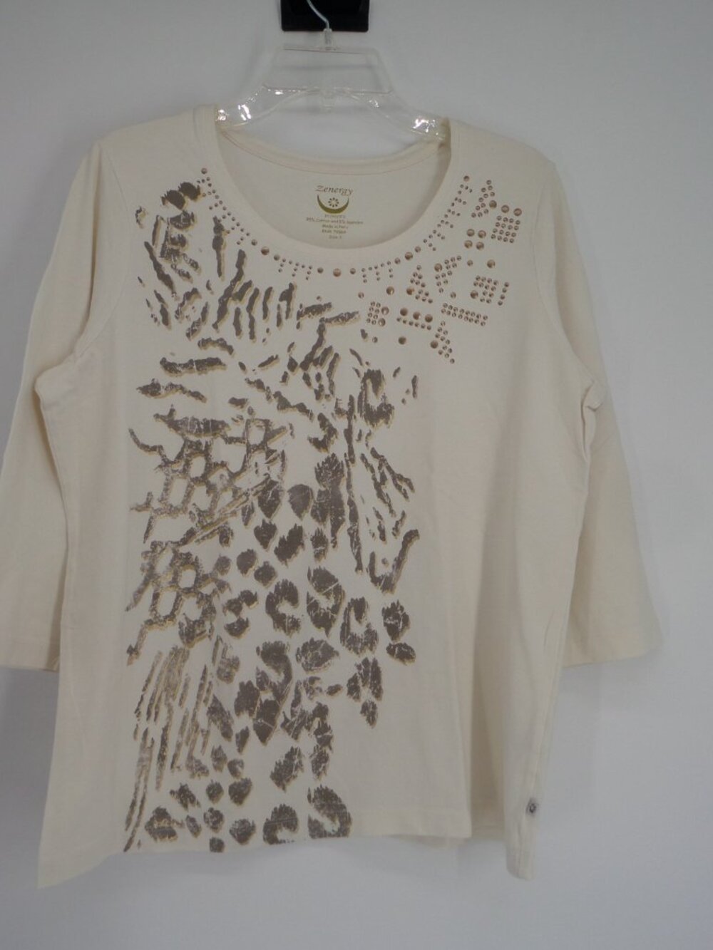 Chico's Zenergy  Women's 3/4 Sleeve Ivory n Gold Print Top  Size 3 US XL